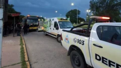 Convulsionó a bordo de un colectivo y fue asistida por Defensa Civil