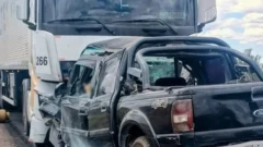 Accidente fatal: un hombre murió tras un choque frontal entre una camioneta y un camión