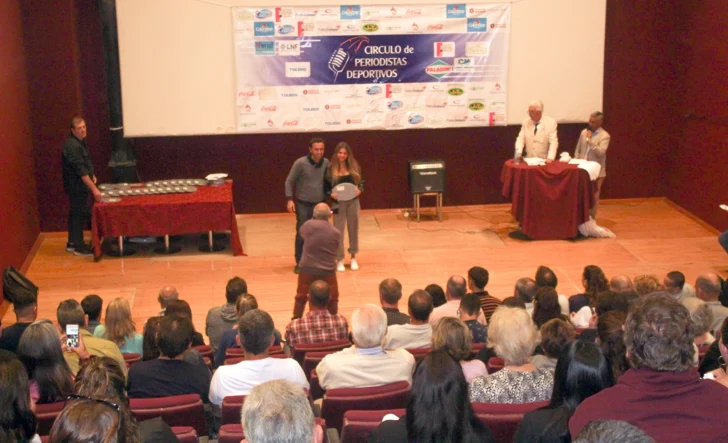 FOTO-Menciones-y-Reconocimientos-ARCHIVO2-728x443