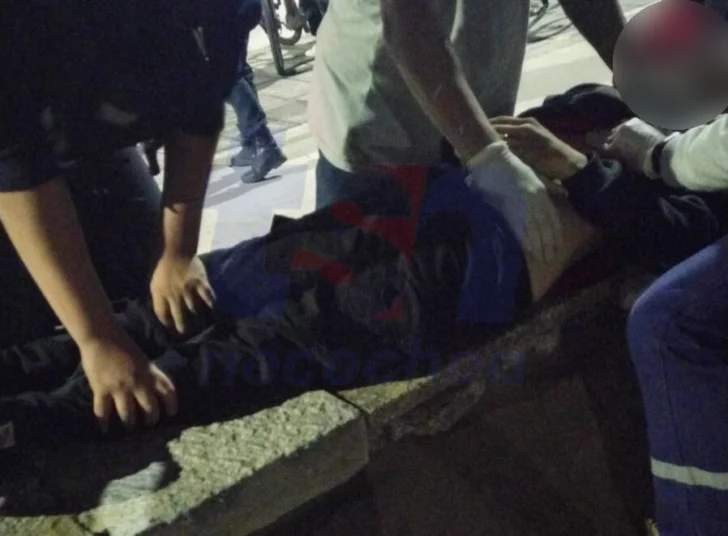 Un joven fue apuñalado frente al Casino y lo internaron de urgencia 
