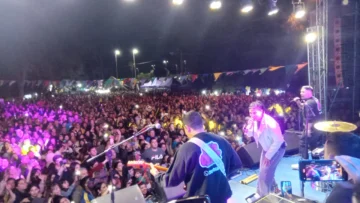 Rocío Quiroz brindó su show en un parque repleto y este domingo se cierran los festejos
