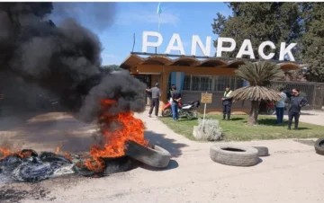 Se apaga la luz: famosa fábrica de bolsas cierra y deja sin sustento a 80 empleados