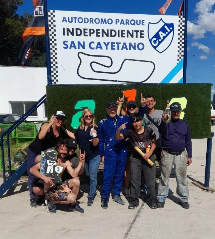 Más de 80 autos se reunieron en San Cayetano por el Zonal Mar y Sierras