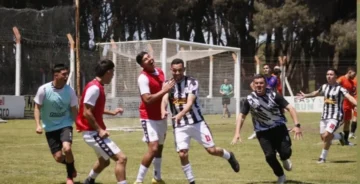 Villa Díaz Vélez lo ganaba pero Atlético reaccionó y se llevó los tres puntos