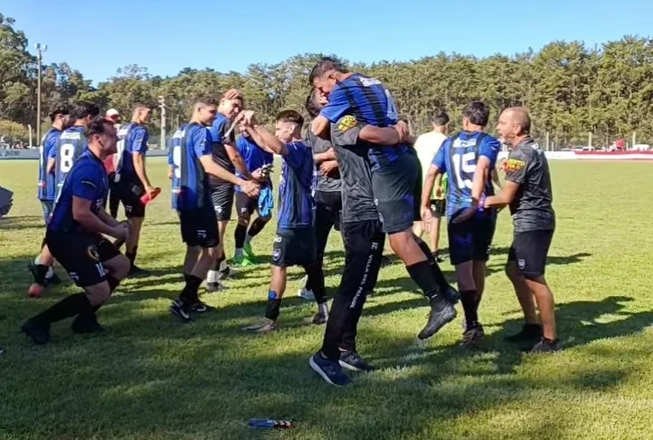 Con la ventaja deportiva como aliada Villa del Parque ganó el reducido y jugará la promoción