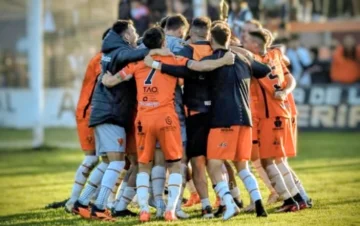 Villa Díaz Vélez clasificó por penales y es semifinalista: ya están los horarios para el domingo