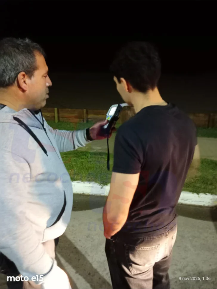 Circulaba en contramano en Avenida 2 , con nueve ocupantes