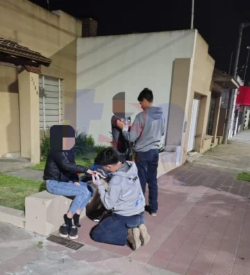 Con su moto impacto contra un camión de residuos