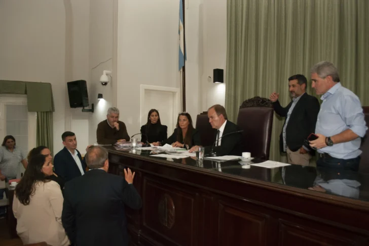 Debates en una sesión que aprobó la venta del Casino