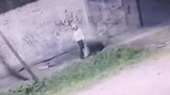 Video: la rápida intervención de dos chicas salva la vida de un bebé