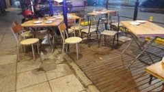 Escándalo y destrozos en una pizzería tras un ataque de furia por una presunta infidelidad