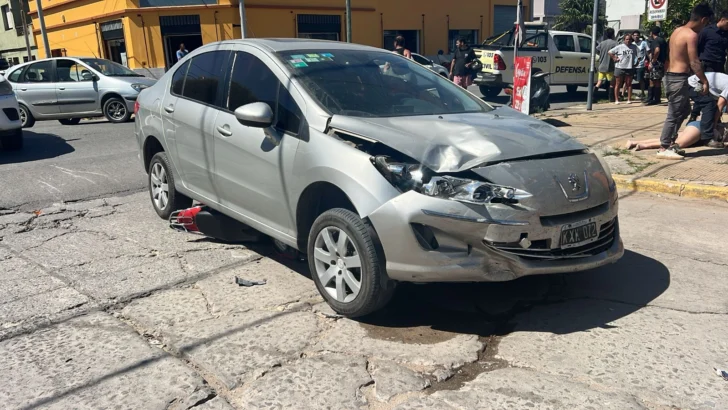 Grave accidente en calle 46 y 53 un motociclista herido