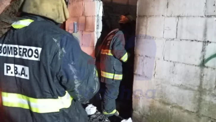 Incendio de galpón en Necochea durante la madrugada