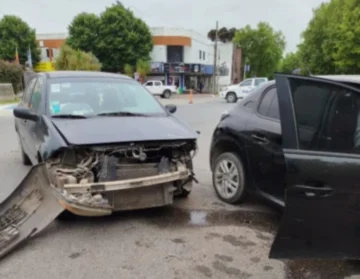 Colisión en el centro de Necochea: una conductora resultó con lesiones menores