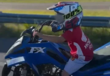 Inhabilitan a un padre por hacer que su hijo de 5 años conduzca un cuatriciclo