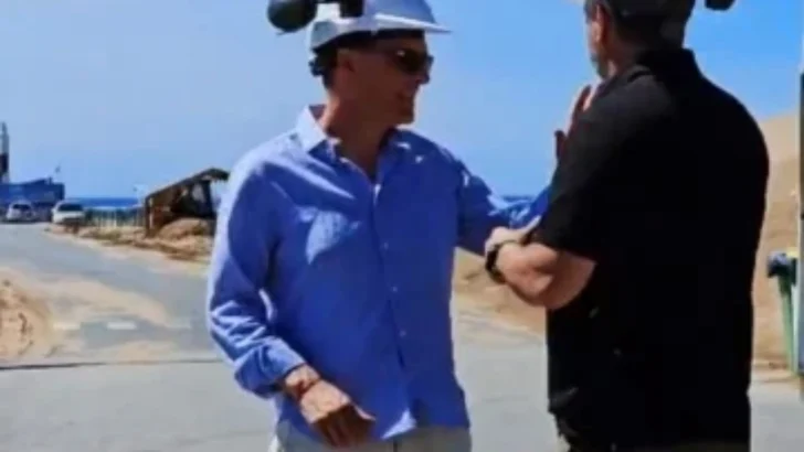 Mariano Carrillo se reunió con técnicos y operarios tras recorrer el puerto