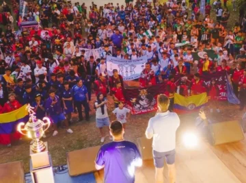 Se inauguró la Sur Cup ante una multitud de chicos y familias en el parque