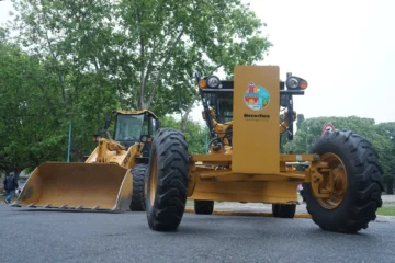 Se presentó frente al municipio la nueva maquinaria para los caminos rurales
