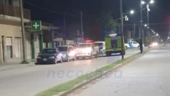 Incendio en avenida 75: la intervención de Bomberos evitó que el fuego se extendiera a casas linderas