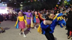 Colorido debut para el Festival Infantil: una multitud disfrutó del desfile y los shows en el Parque