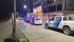 Camioneta atrapada en elevador de edificio