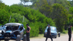 La imprudencia continúa: otro vuelco en los médanos de Villa Gesell dejó a una mujer herida