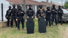 Cayó una banda tras violento robo: allanamientos, droga, efectivo un vehículo incautado