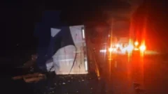 Vuelco de un camión en la Ruta 228: el conductor resultó ileso