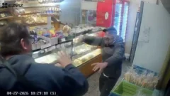 Violento asalto en una panadería: “La plata o te pego un tiro”