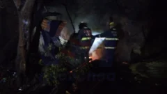 Siniestro en calle 76: bomberos sofocaron un incendio intencional