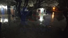 Intensa labor de Bomberos en Quequén por las fuertes lluvias
