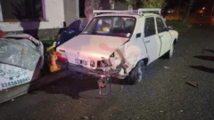 Un Renault 12 estacionado fue chocado y ambos vehículos terminaron secuestrados