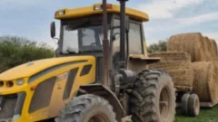 Tragedia vial: un hombre falleció al impactar contra un tractor que circulaba sin señalización