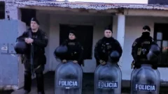Allanamiento por amenazas con arma de fuego: secuestran un revólver y aprehenden a un hombre