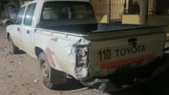 Una camioneta chocó varios vehículos y fue detenida tras darse a la fuga