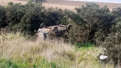 Vuelco en la Ruta 55: una familia terminó en el hospital tras un grave accidente