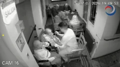 Aprehendieron al cuidador que fue denunciado por agredir a mayores en un geriátrico