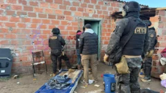 Allanamientos: efectivos de la Comisaría Primera recuperaron una moto robada y esclarecieron un caso