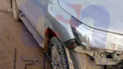 Chocó una columna en Av. 59, huyó a Quequén y le secuestraron la camioneta