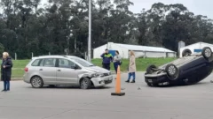 Choque y vuelco en Ruta 88: un hombre de 71 años fue trasladado tras el impacto