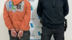 Atacó a piedrazos la casa de una vecina, robó un celular y terminó en la Comisaría Primera