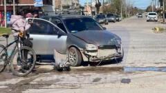 Choque entre dos autos en avenida 59 y 30 dejó una mujer derivada al Hospital