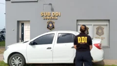 Circulaba en un auto robado, presentó cédulas falsas y quedó a disposición de la Justicia
