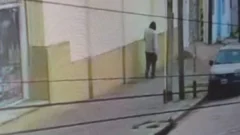 Atrapan a un hombre con una caja de herramientas robada de un comercio