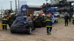 Bomberos se capacitan en rescate vehicular, trauma y primeros auxilios