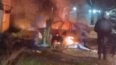 Incendio de un vehículo en 71 bis, entre 84 y 86