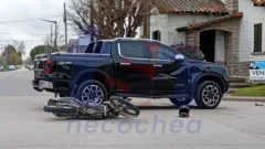 Fuerte accidente en 89 y 28: un motociclista terminó hospitalizado