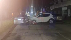 Choque en cadena, alcoholemia positiva y solo daños materiales en la madrugada