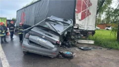 Tragedia: un muerto y un herido por el choque frontal entre una camioneta y un camión
