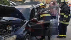 Se incendió un automóvil en Necochea por un presunto desperfecto eléctrico